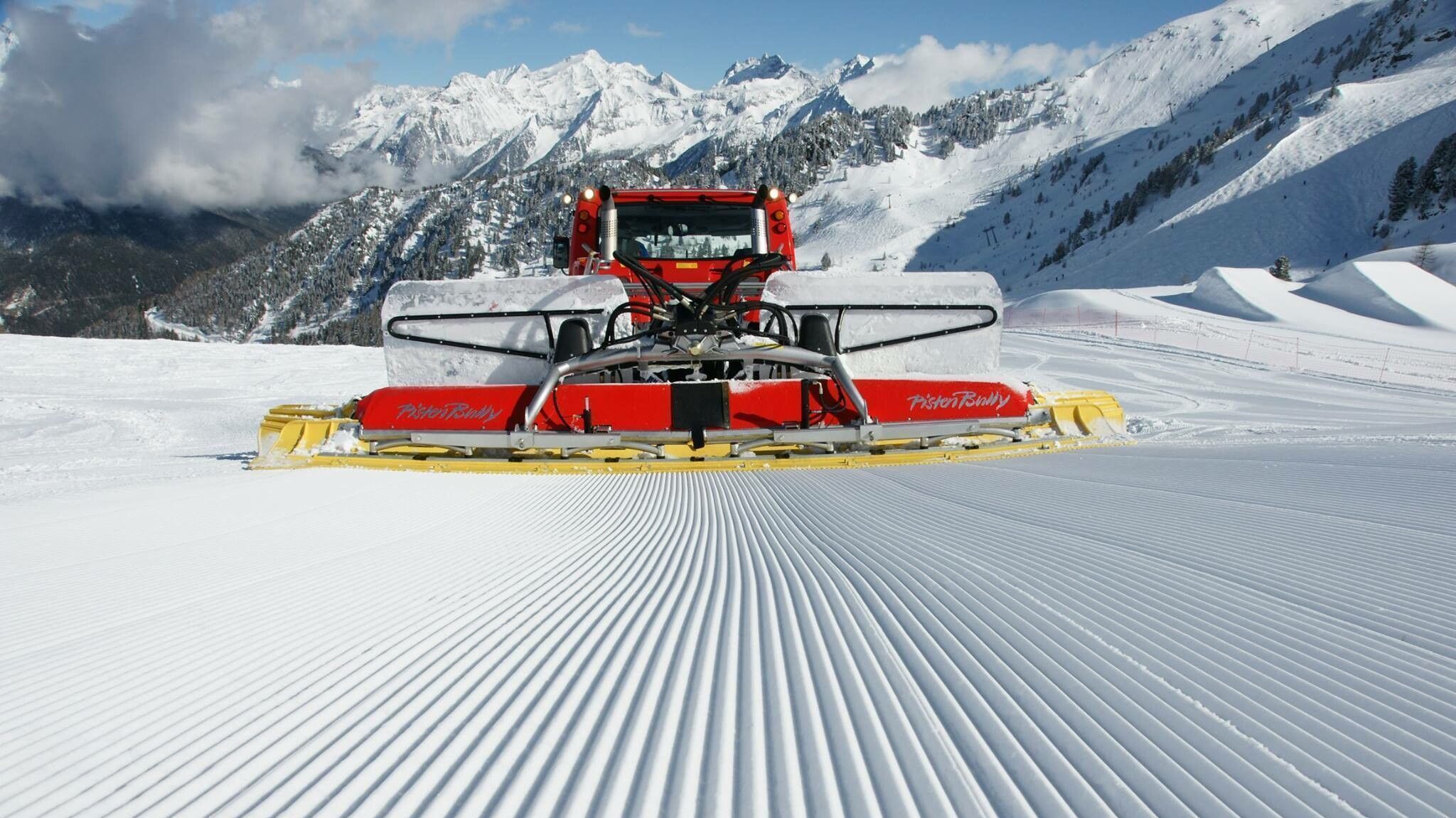 PistenBully 600 mit gefräster Spur