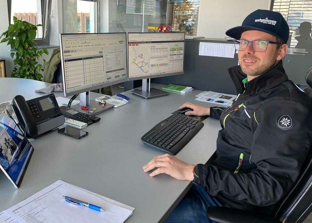 Ingo Dürlinger in Zell am See sitting at his desk